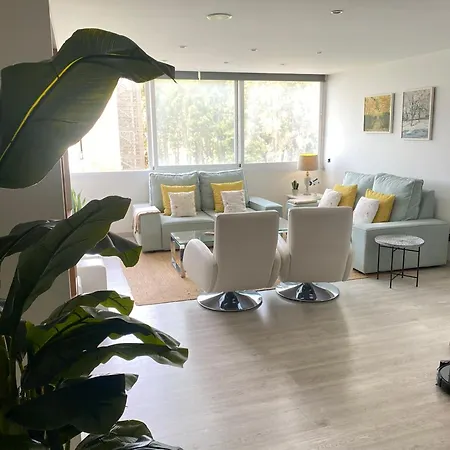 Homely Marbel Center Vistas Al Mar Apartment *